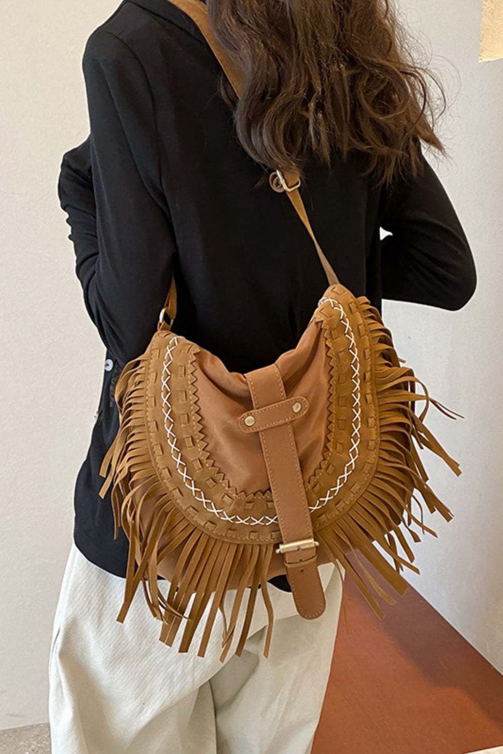 Western Feelings Fringe Shoulder Bag