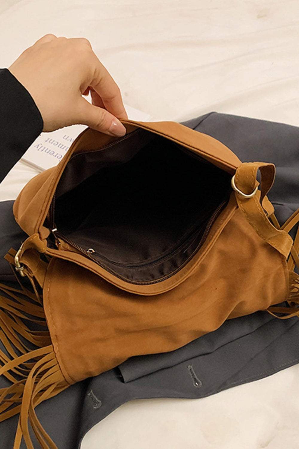 Western Feelings Fringe Shoulder Bag